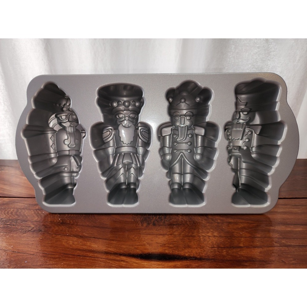 Nordic Ware Nutcracker Sweets‎ 6 cup cake pan